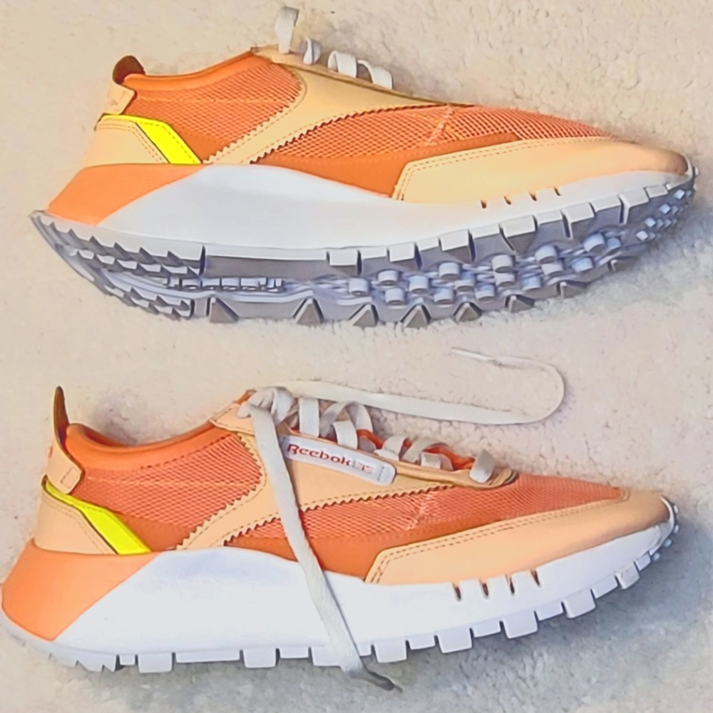 Reebok sneakers 👟
